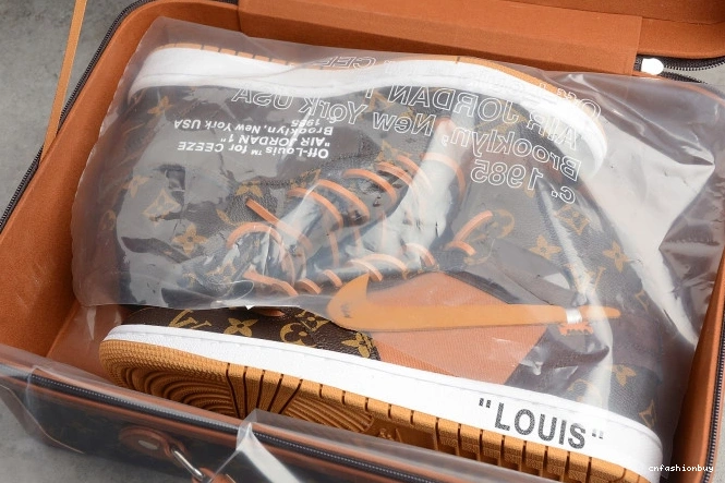 Backboard555088-005 Shattered Jordan High Retro Air OG 1 0721